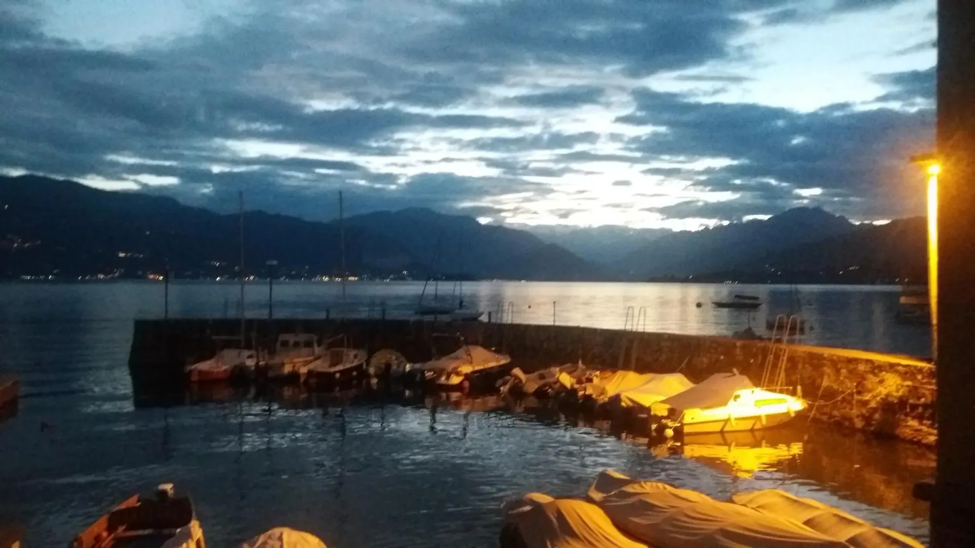 Ca' Nova - Casa In Antico Borgo Διαμέρισμα Laveno-Mombello Ιταλία